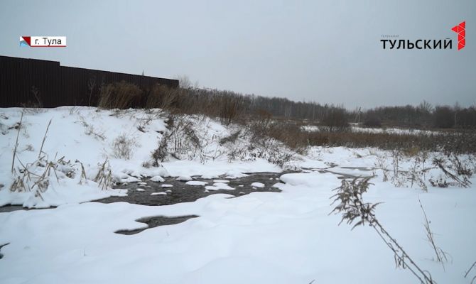 Под Тулой деревню заливают нечистоты: отходы могут попасть в реку Воронку
