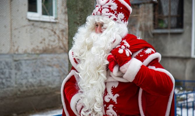 Названы самые популярные вакансии для подработки перед Новым годом