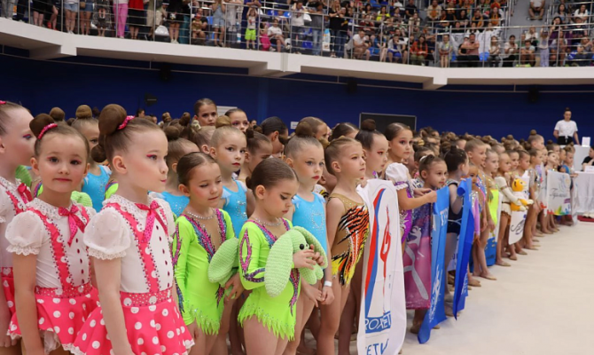 В Туле наградили победителей межрегиональных соревнований по эстетической гимнастике "Кубок Роксэт"