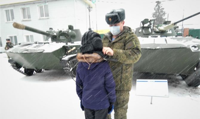 «Елка желаний»: тульские десантники исполнили мечту ребенка