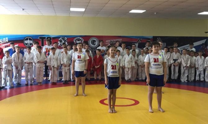 В тульском центре образования после ремонта открылся спортзал