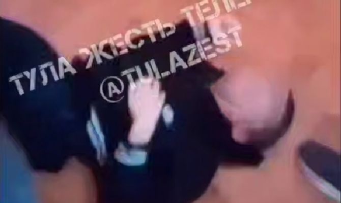 Подросток попал в больницу после избиения в школе под Киреевском (18+)