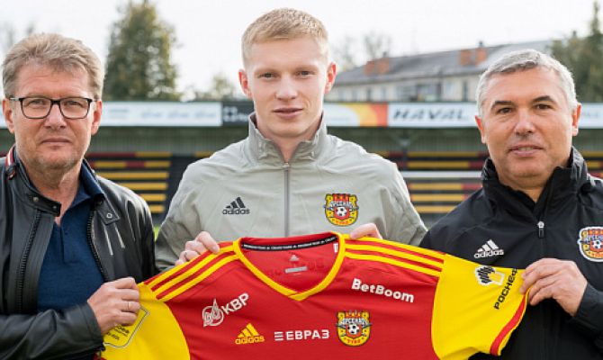 Ломовицкий и Рассказов пополнили состав тульского "Арсенала"