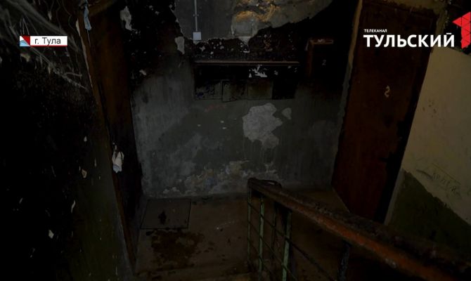 Как тулякам добиться от управляющей компании ремонта в подъезде после пожара