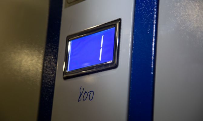 До конца октября в домах Тулы, Ефремова и Алексина установят 70 новых лифтов