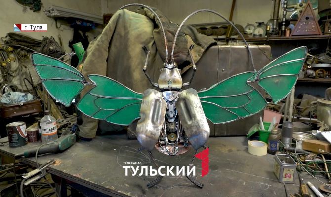 Туляк научился из мусора делать произведения искусства 