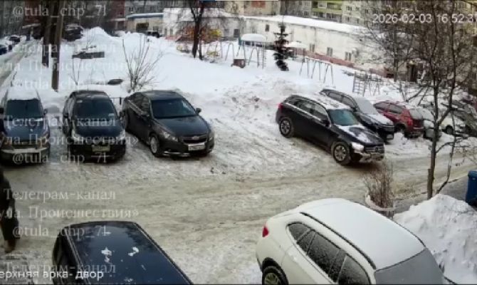 В Туле мусоровоз наехал на мужчину
