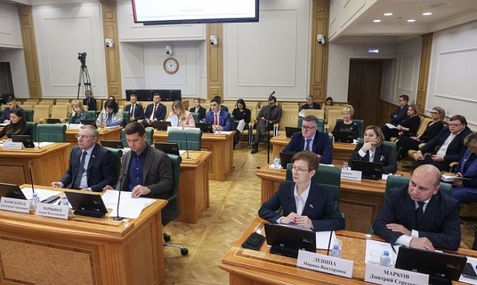 Опыт Тульской области в поддержке семей представили в Совете Федерации