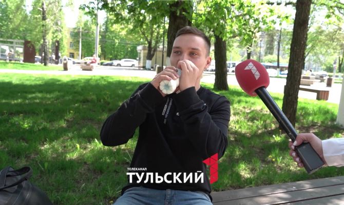 Тулякам предложили попробовать грудное молоко: как отреагировали люди на улицах