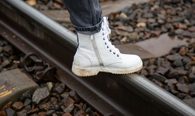 Под Богородицком 23-летняя девушка попала под поезд