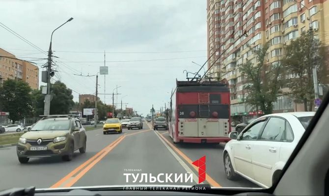 В Туле на Орловском путепроводе начала действовать новая разметка