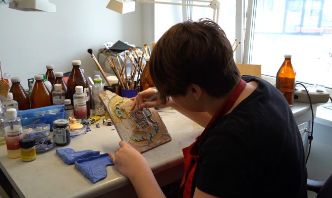 В Туле реставраторы дают вторую жизнь печным изразцам середины 18 века