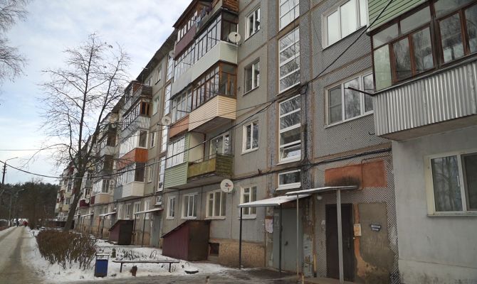 Взрыв во время визита газовщиков: спасатели разбираются в причинах возгорания многоэтажки