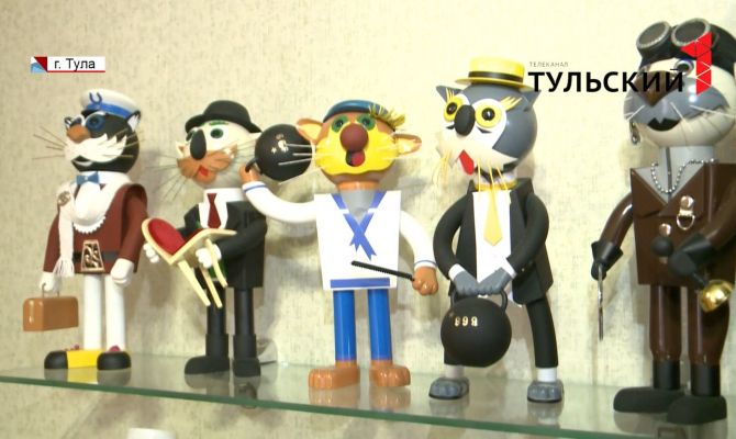 Деревянные коты Балаганов и Чичиков "поселились" у тульского умельца
