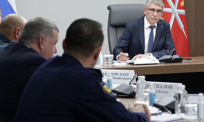 Дмитрий Миляев взял на контроль ликвидацию пожара в здании военного госпиталя