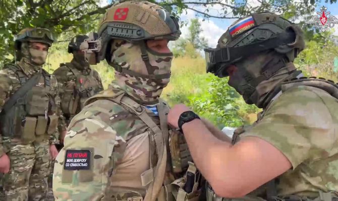 Тульские десантники получили государственные награды на передовой