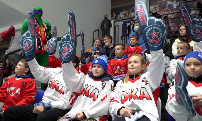 Юные хоккеисты из Алексина посетили домашний матч «АКМ»