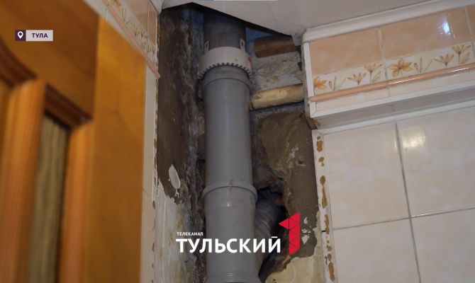 В доме по улице Коммунаров в Богородицке прорвало трубы
