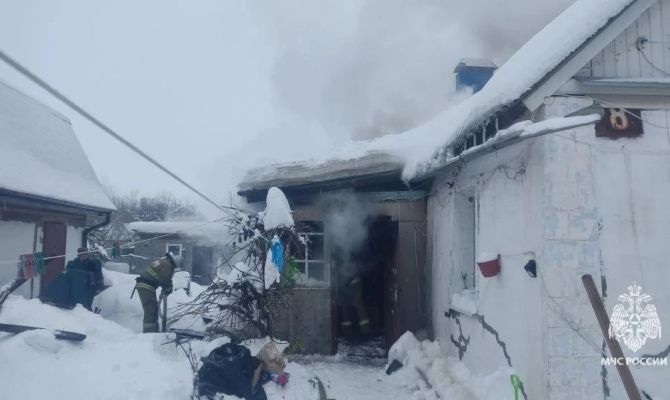 В Велегоже сгорело заброшенное сооружение