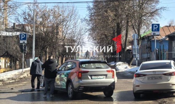 Машина каршеринга попала в ДТП в Туле