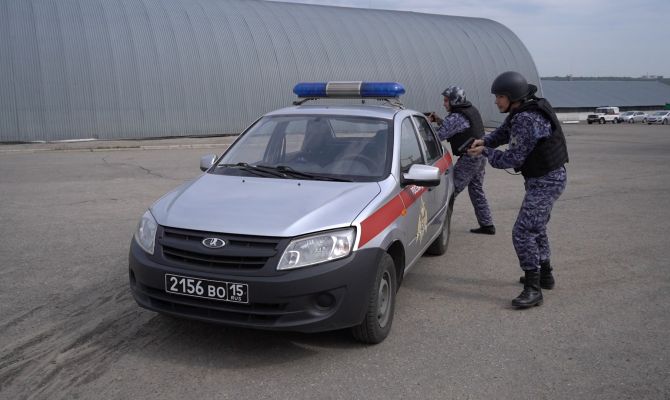 «В тульский магазин проник вор»: как выбирали лучшую группу задержания Росгвардии