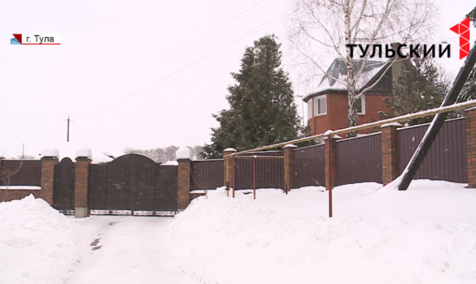 В дом к тульскому бизнесмену ворвались грабители: внутри находились жена и дети