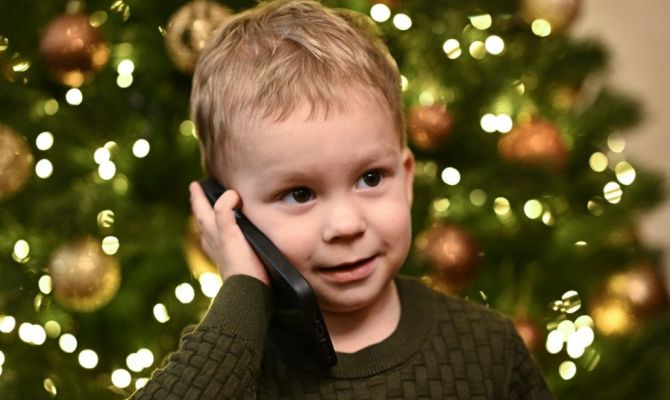 В России вновь заработала горячая линия Деда Мороза и его помощников
