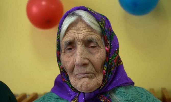 В тульском доме-интернате устроили праздник в честь 100-летия местной долгожительницы