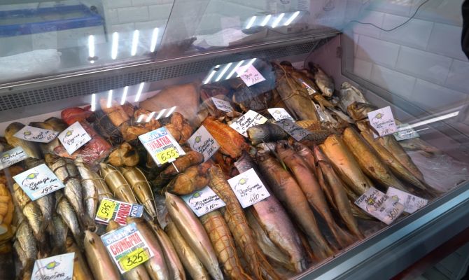 Просрочка и нарушения: какую рыбу продавали в магазинах «Океан» 