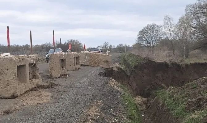 Под Ясногорском обрушился берег реки Беспуты