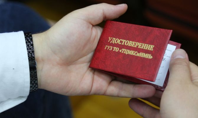 «Все решил случай»: врачи рассказали, почему они пошли работать в скорую помощь