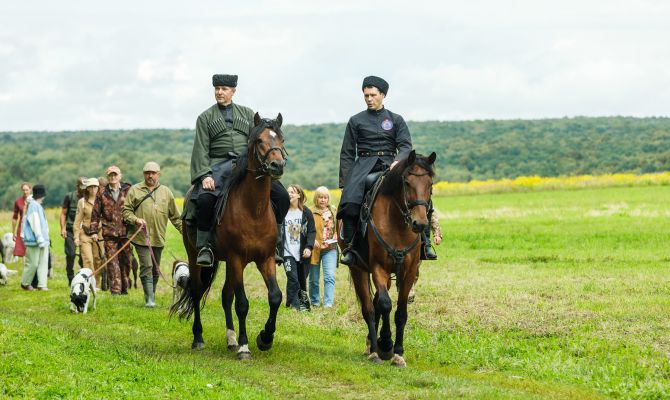 Тулякам показали, как охотились с собаками и птицами во времена Льва Толстого