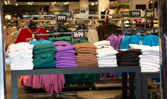 Двое тульских студентов украли из магазина одежду