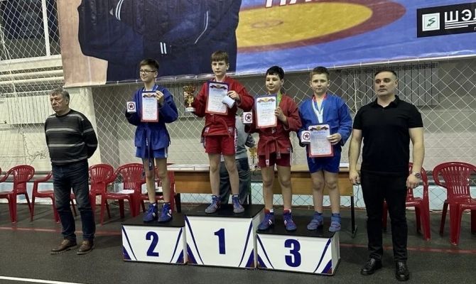 Юные самбисты из Тулы завоевали две медали на открытом турнире