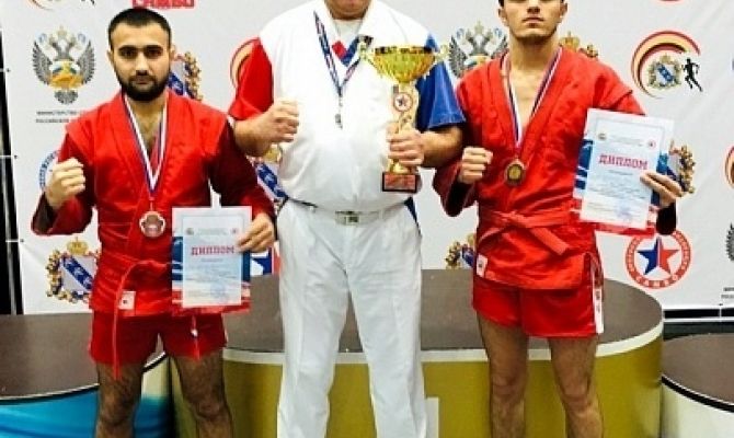Узловские спортсмены победили на Всероссийских соревнований по боевому самбо 