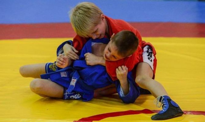 Три тульских самбиста привезли золото со всероссийского турнира