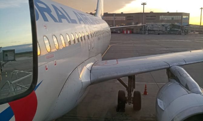 Туляк устроил скандал на борту авиарейса Сочи - Санкт-Петербург