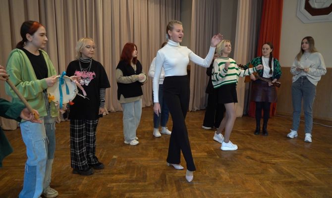 От там-тама до калюки: как тульский ансамбль готовится к Всероссийскому фестивалю