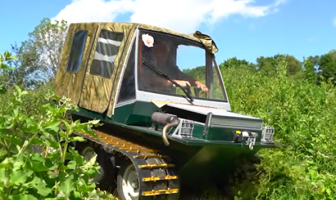 От души и для души: туляк собрал машину-амфибию из снегохода и «Жигулей»