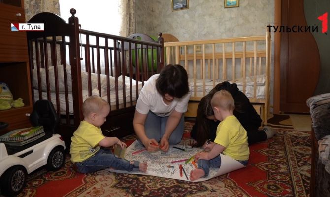 Тулячка выпустила необычную раскраску с символами родного края