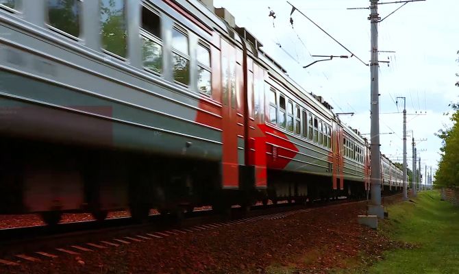 Продажа билетов на поезда до Крыма приостановлена