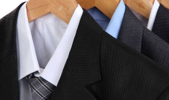 «Ядовитые» мужские костюмы нашли в российских магазинах