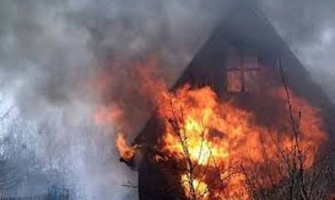 Сегодня на рассвете в Ясногорском районе сгорел дом