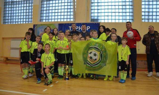 В Новомосковске прошел мини-футбольный турнир