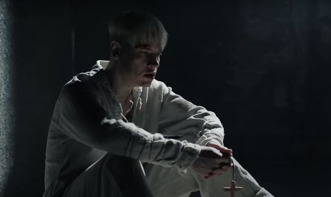 На съемках клипа на песню "Живой" SHAMAN провел под землей больше 40 часов