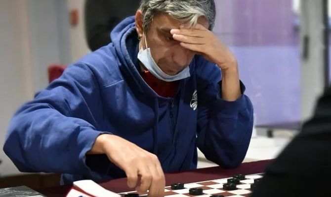 Туляк завоевал звание вице-чемпиона мира по стоклеточным шашкам