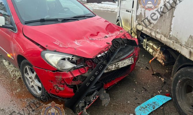 В Щекино в ДТП с грузовой «Газелью» и Chery M11 пострадала 45-летняя женщина