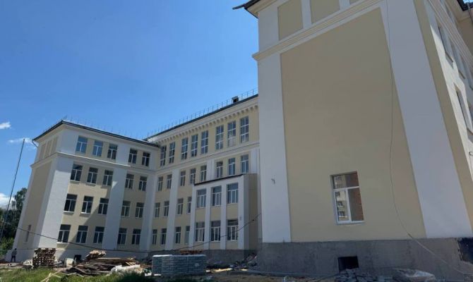 В Новомосковске близится к завершению капитальный ремонт двух школ