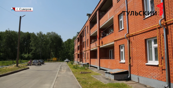Из одних ветхих квартир в другие: жители Суворова жалуются на новостройки