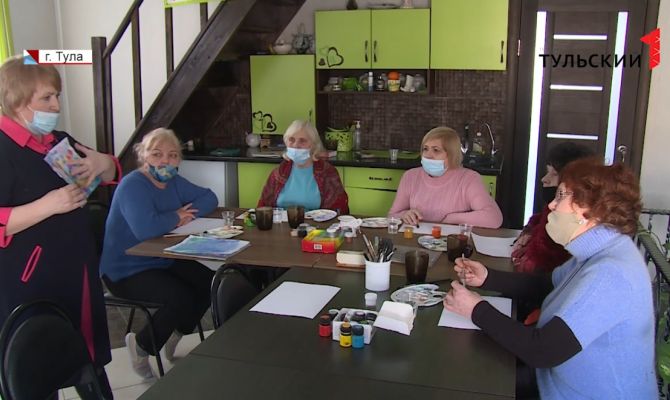 Фитнес и йога: пенсионеров в Туле приглашают на бесплатные занятия